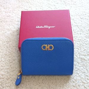 Salvatore Ferragamo card holder zipper purse